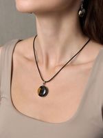 Кулон на шнурке 45-50 см с янтарём